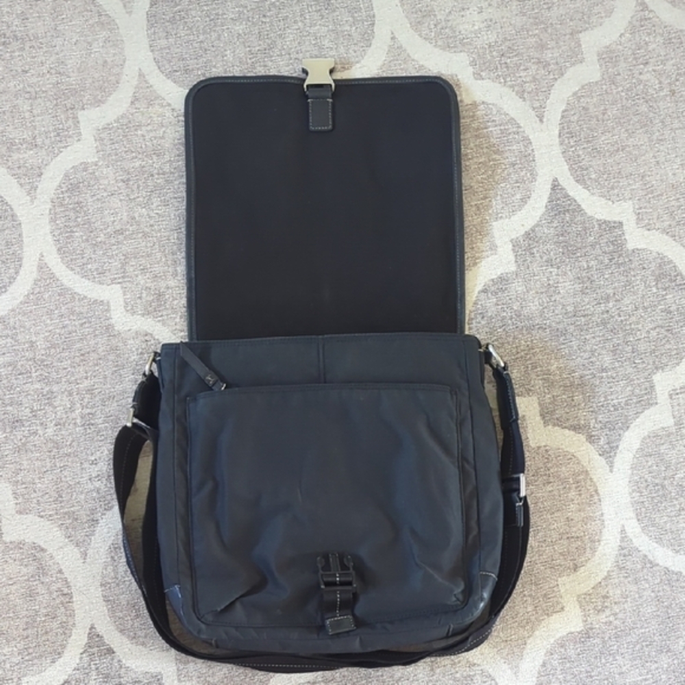 Coach Black Messenger Bag with Adjustable Strap - Picture 9 of 15